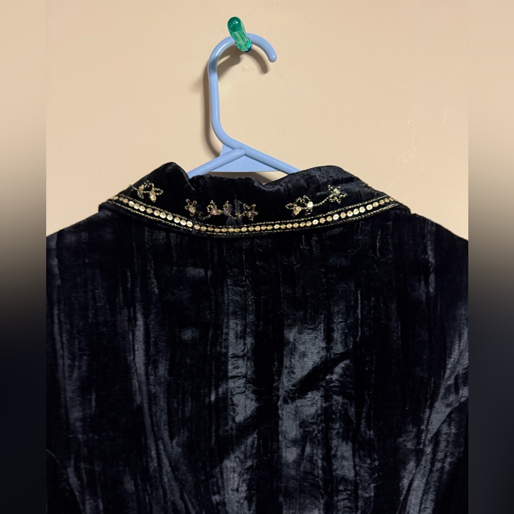 Katherine Barclay Black Blazer with Gold Embroidery - Picture 6 of 10